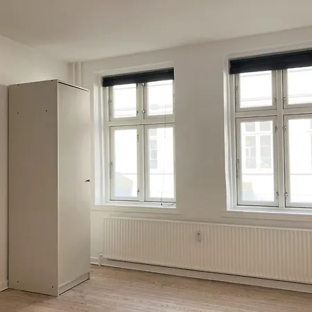 1 Bedroom In Center アパート